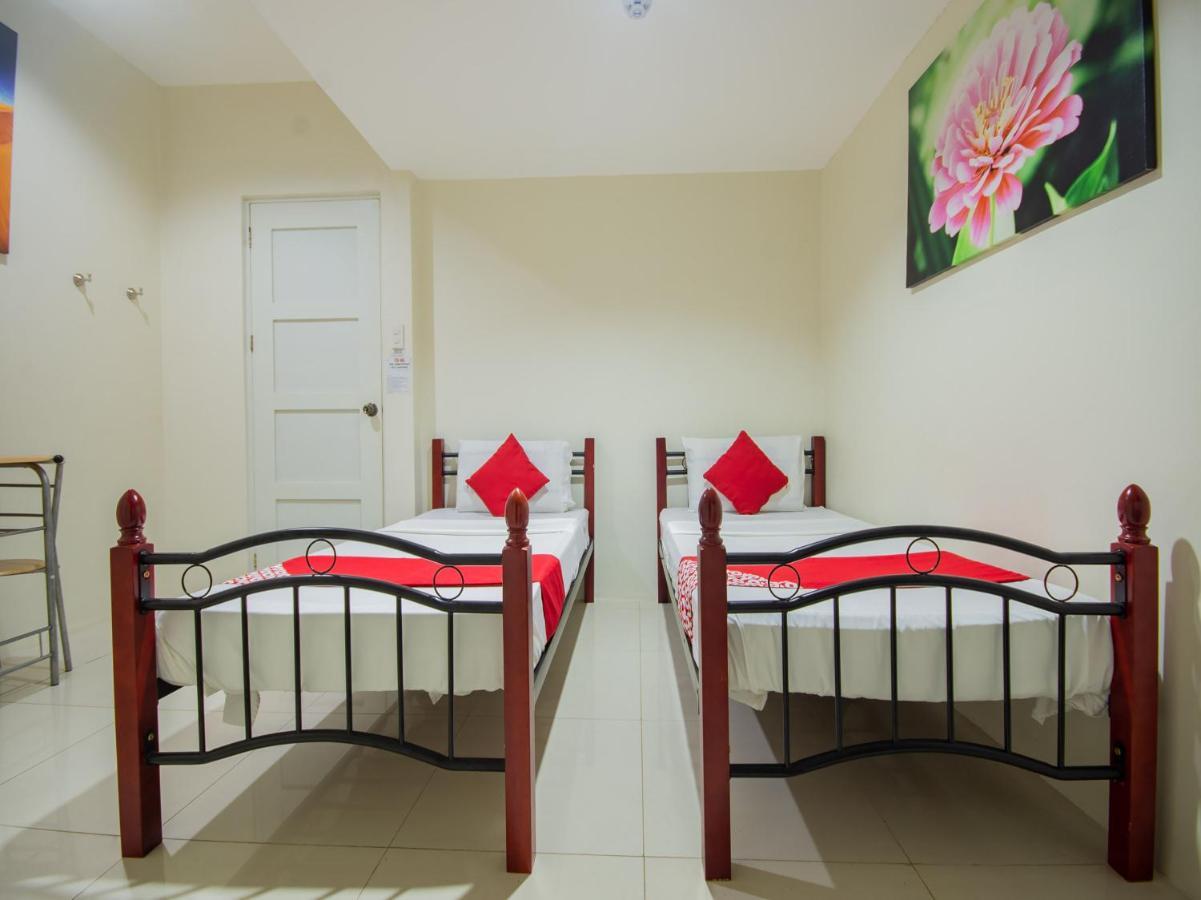 Oyo 707-908 Salinas Suites Cebu Stadt Exterior foto