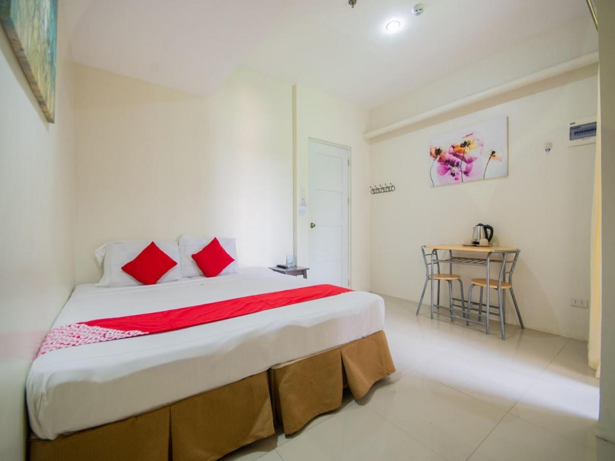 Oyo 707-908 Salinas Suites Cebu Stadt Exterior foto