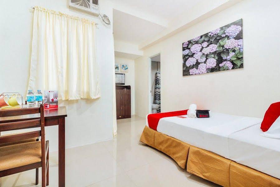 Oyo 707-908 Salinas Suites Cebu Stadt Exterior foto